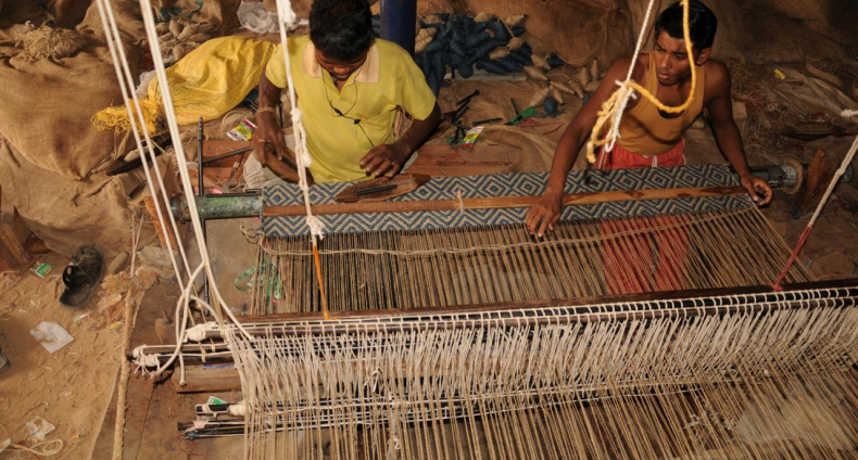 The Timeless Art of Handloom Weaving: A Glimpse into Tradition and Craftsmanship