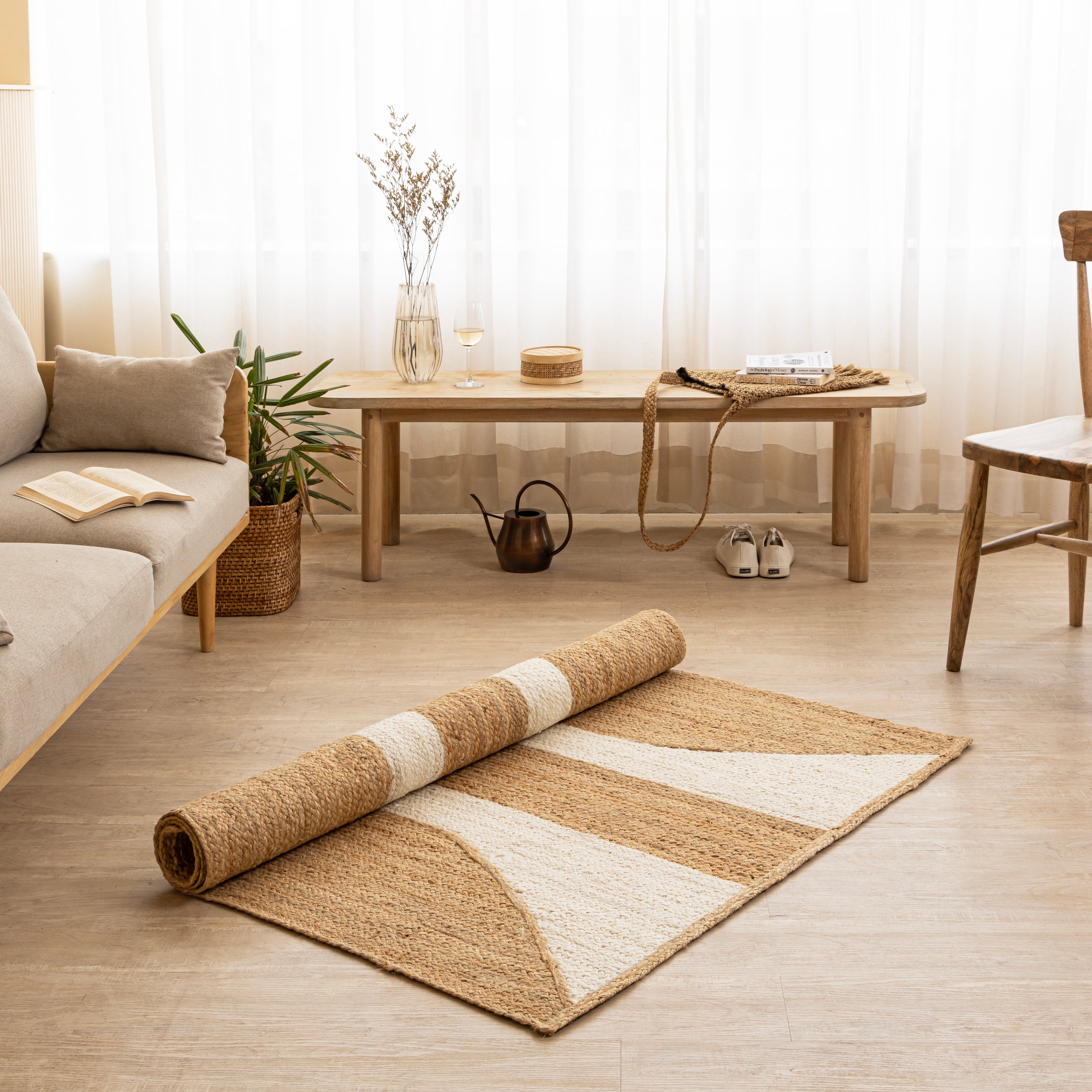 Handcrafted Hemp Rug with Natural Curved Stripes - Organic Elegance