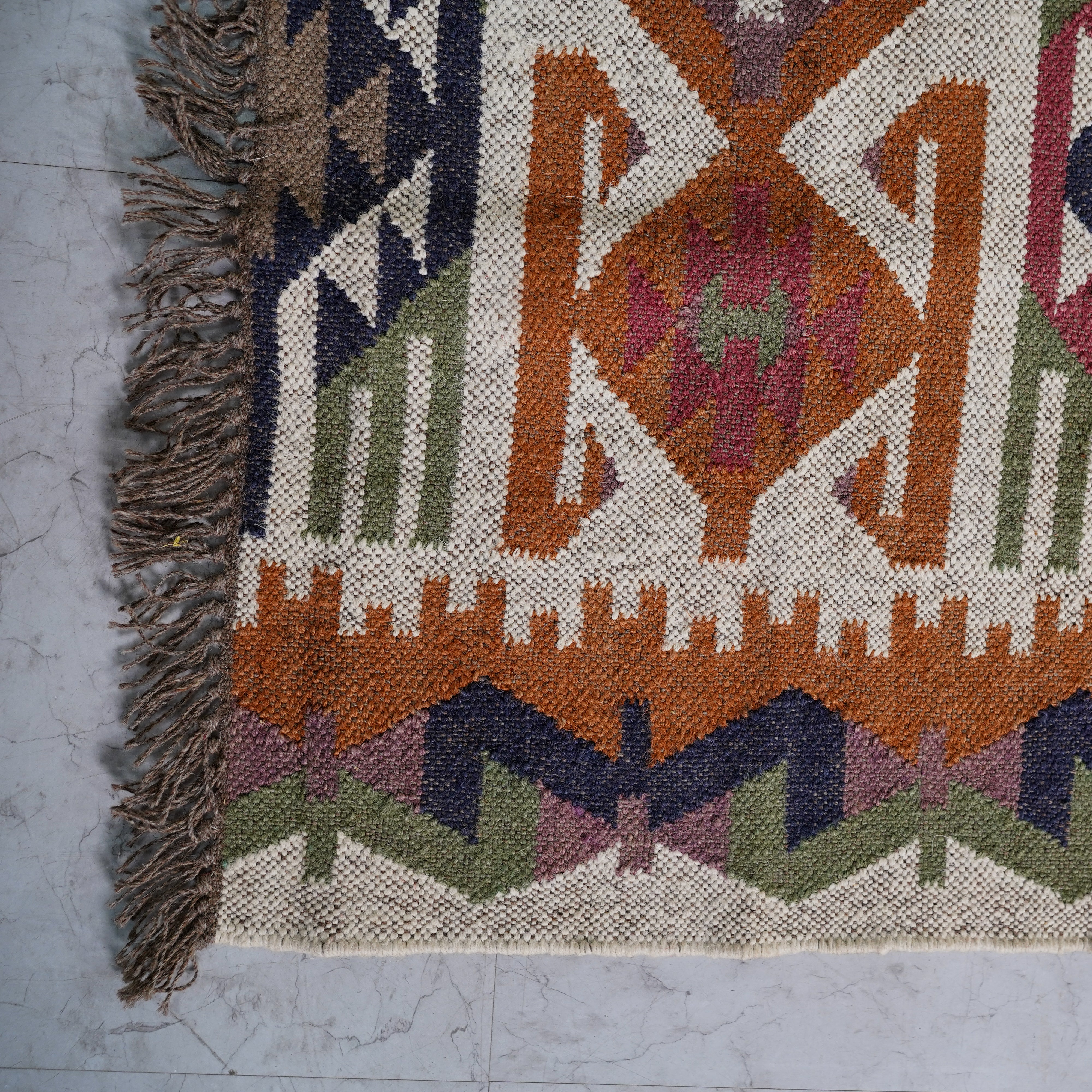 Traditional Indian Kilim Style Wool-Jute Rug – Handcrafted with Intricate Geometric Patterns