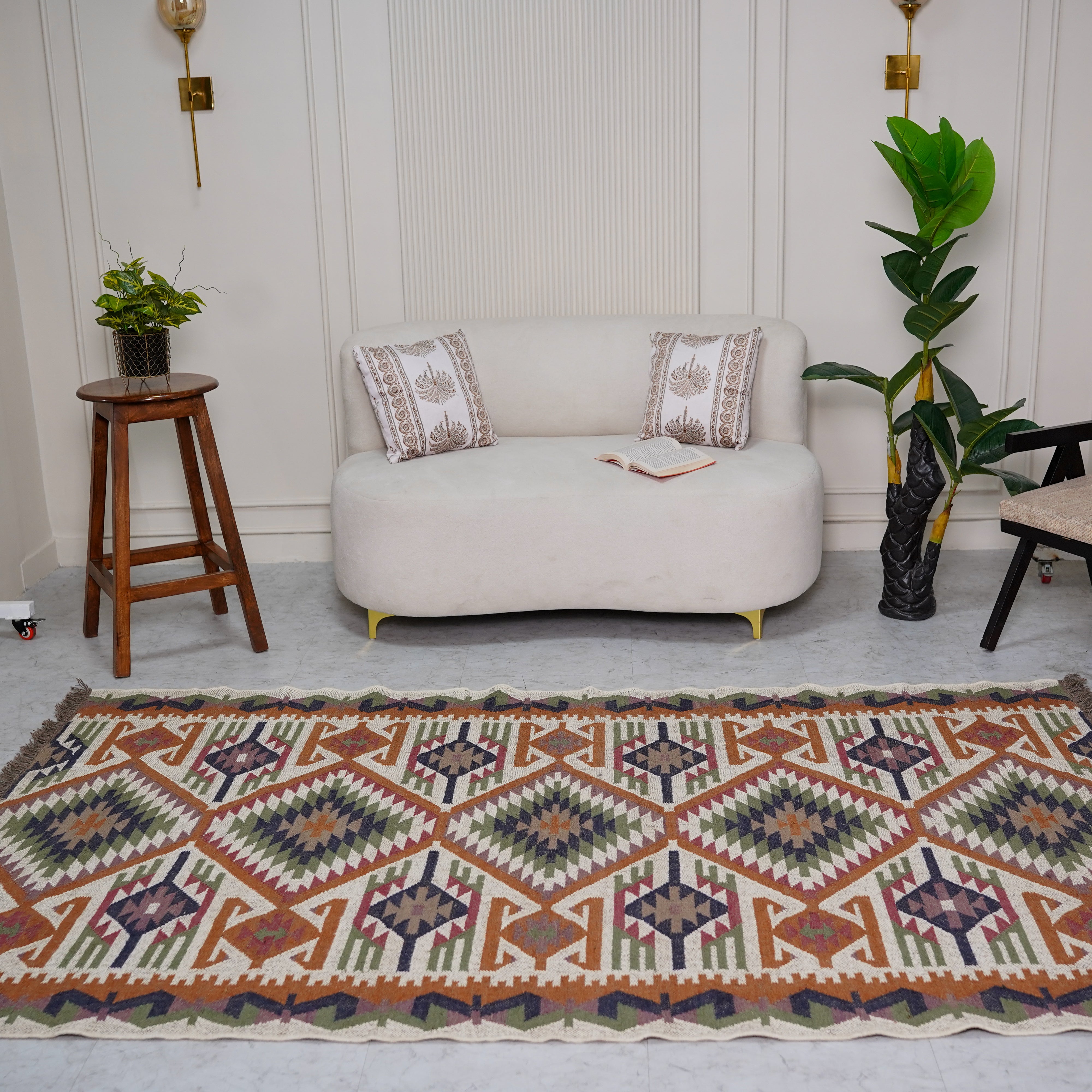 Traditional Indian Kilim Style Wool-Jute Rug – Handcrafted with Intricate Geometric Patterns