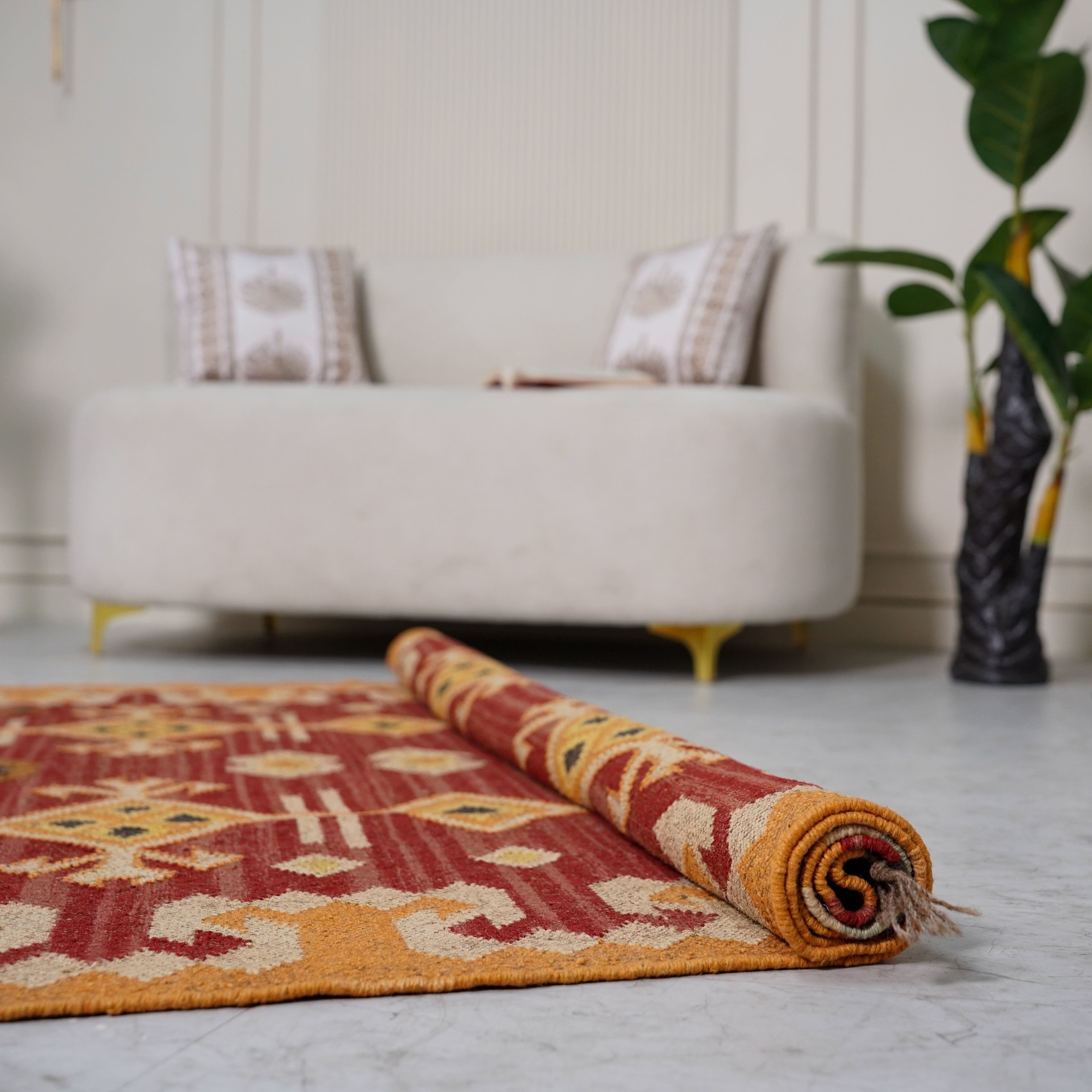 Traditional Jute-Wool Rug with Geometric Diamond Motifs – Handcrafted Kilim Design