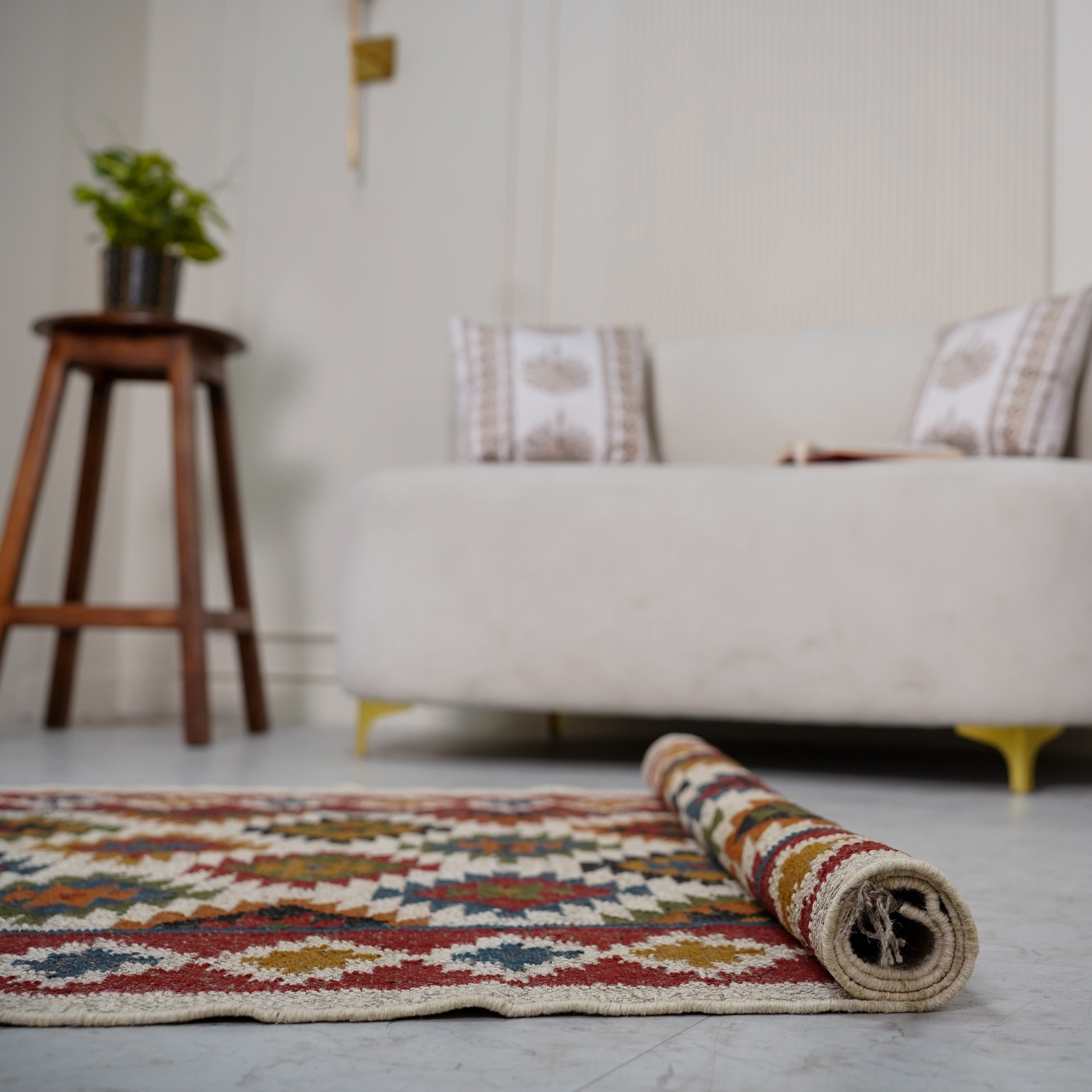 Geometric Kilim-Inspired Jute Wool Rug - Handcrafted Flatweave with Bold Tribal Pattern