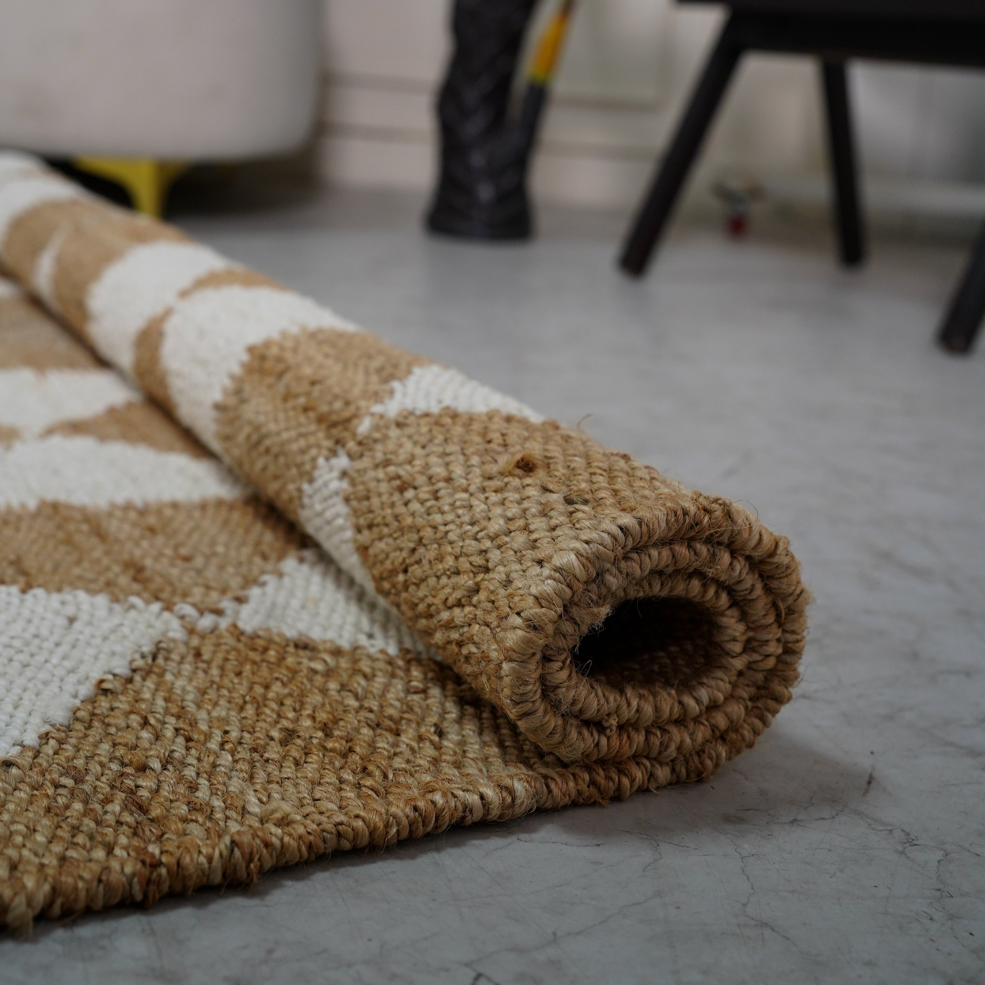 Geometric Handwoven Hemp Rug - Natural & White Diamond Pattern Flatweave