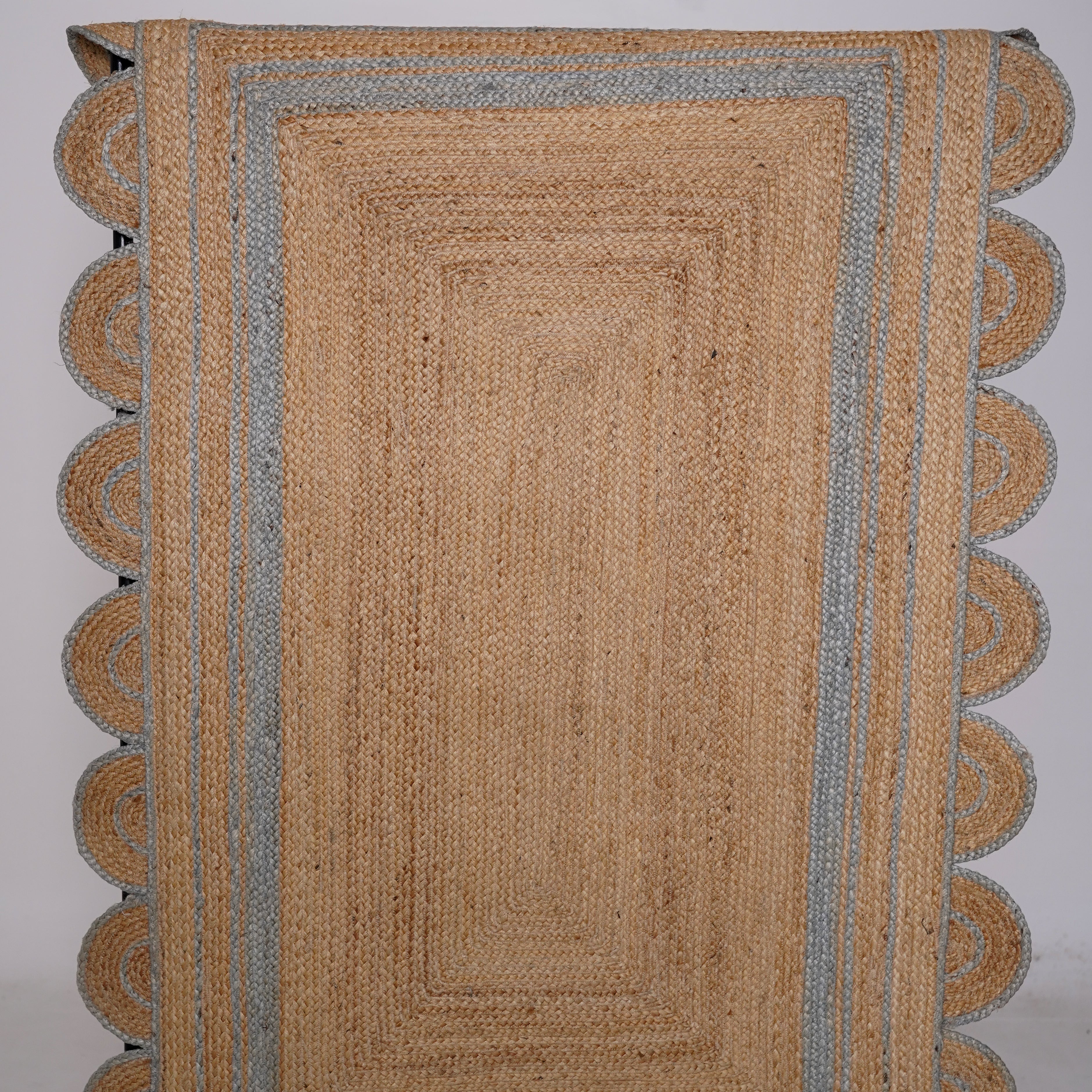 Handcrafted Hemp Rug with Blue Scalloped Edges - Natural Elegance for Any Space