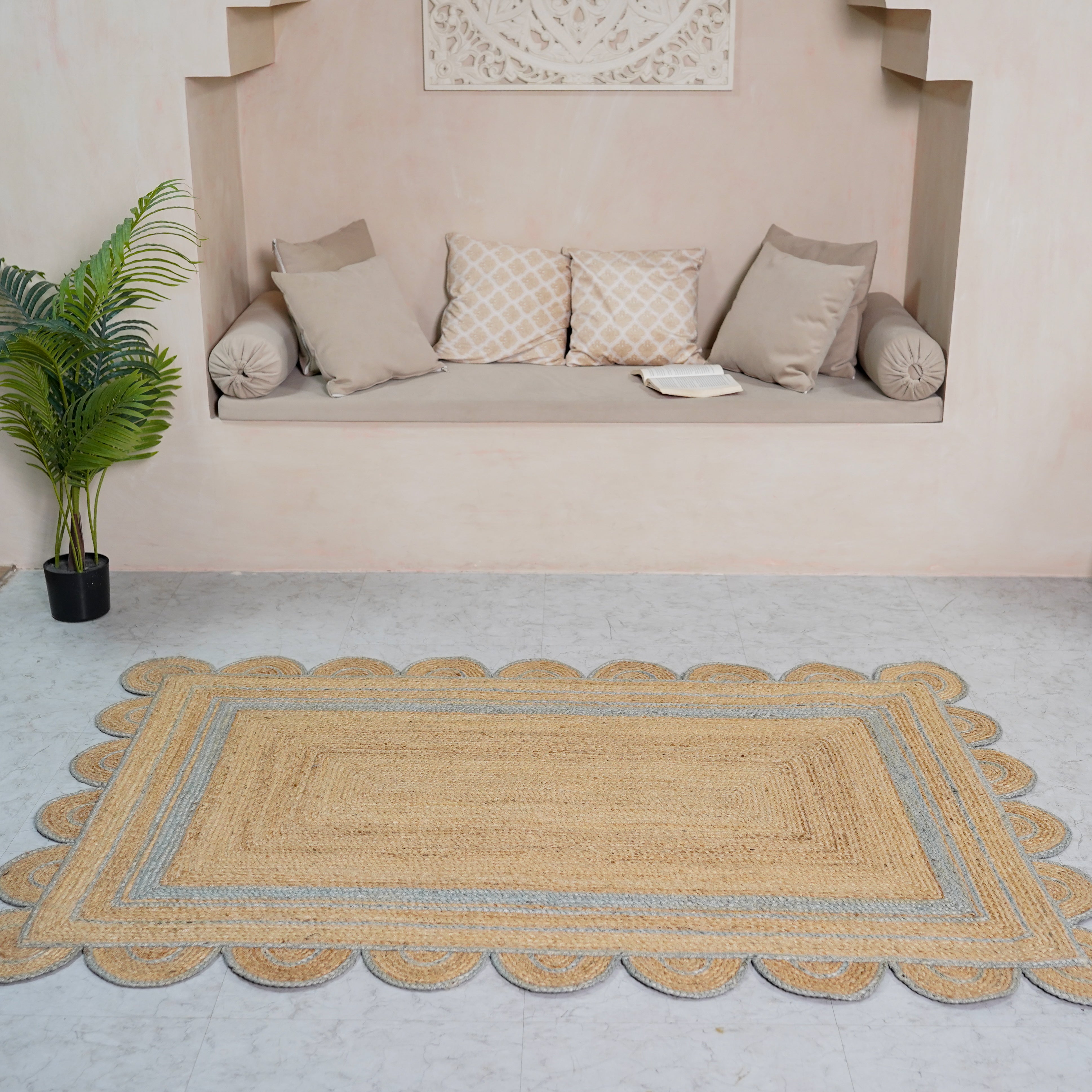 Handcrafted Hemp Rug with Blue Scalloped Edges - Natural Elegance for Any Space