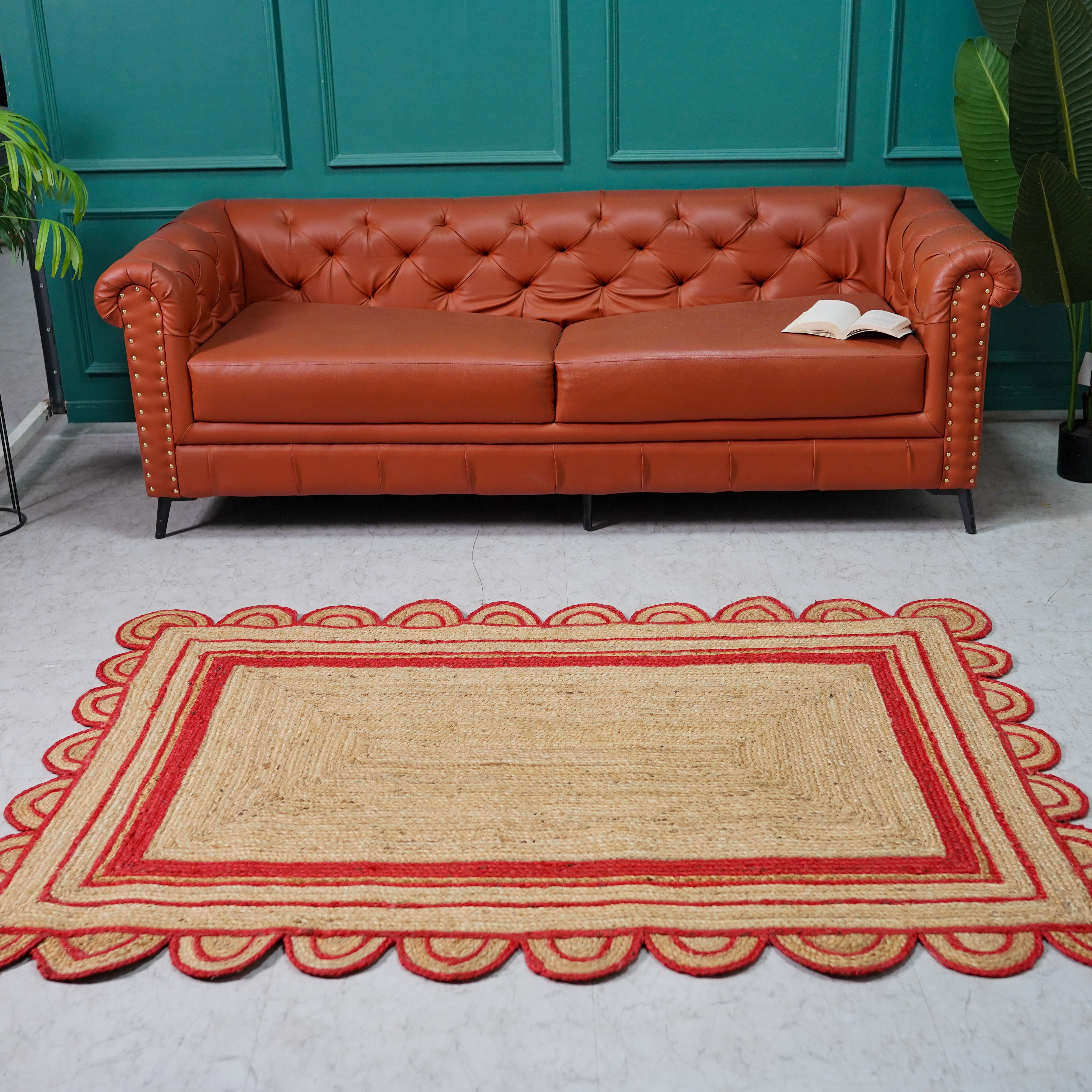 Handcrafted Scalloped Hemp Area Rug with Red Trim – Natural Charm for Modern Spaces