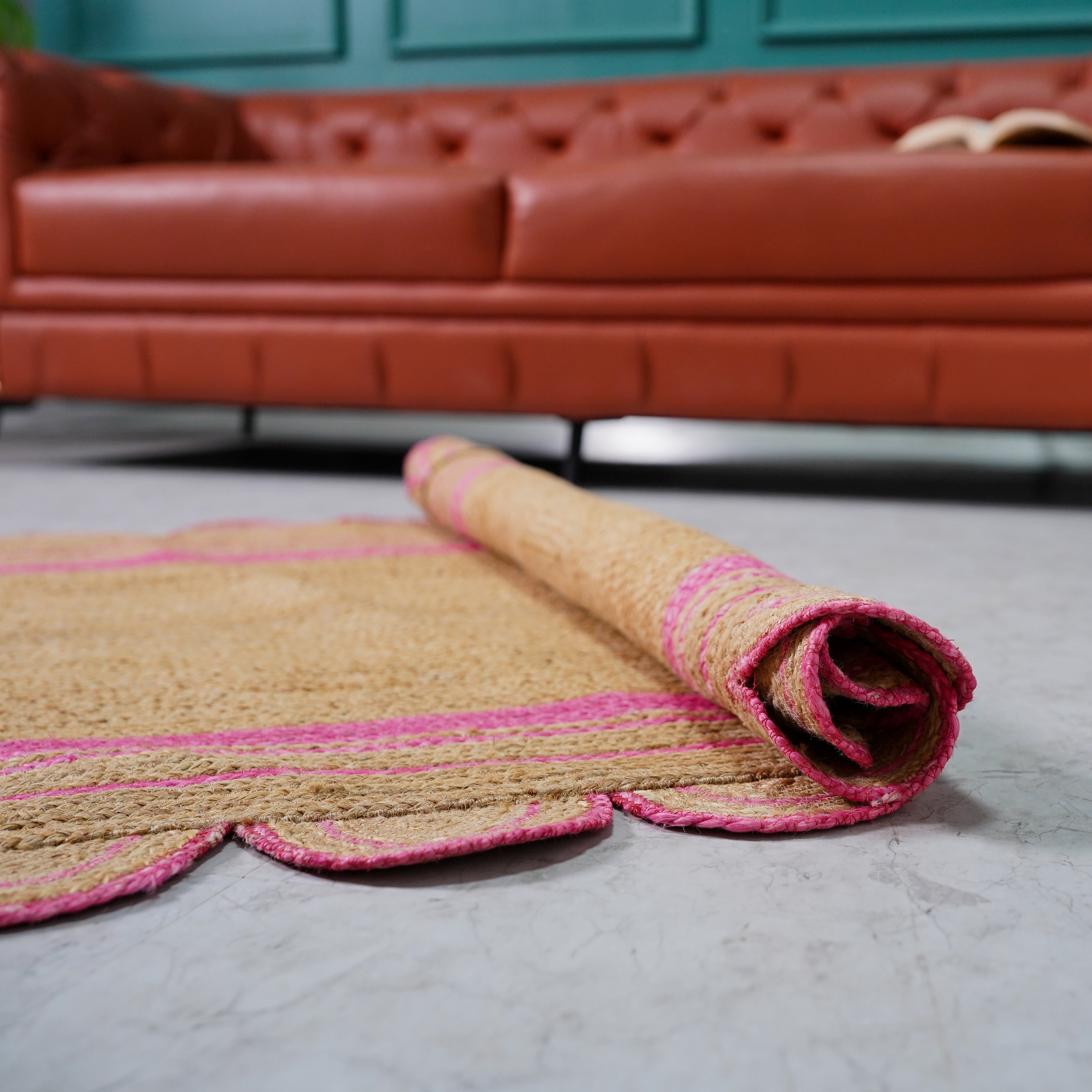 Hand braided 100% Hemp Scalloped Edge Rug with Vibrant Pink Accent