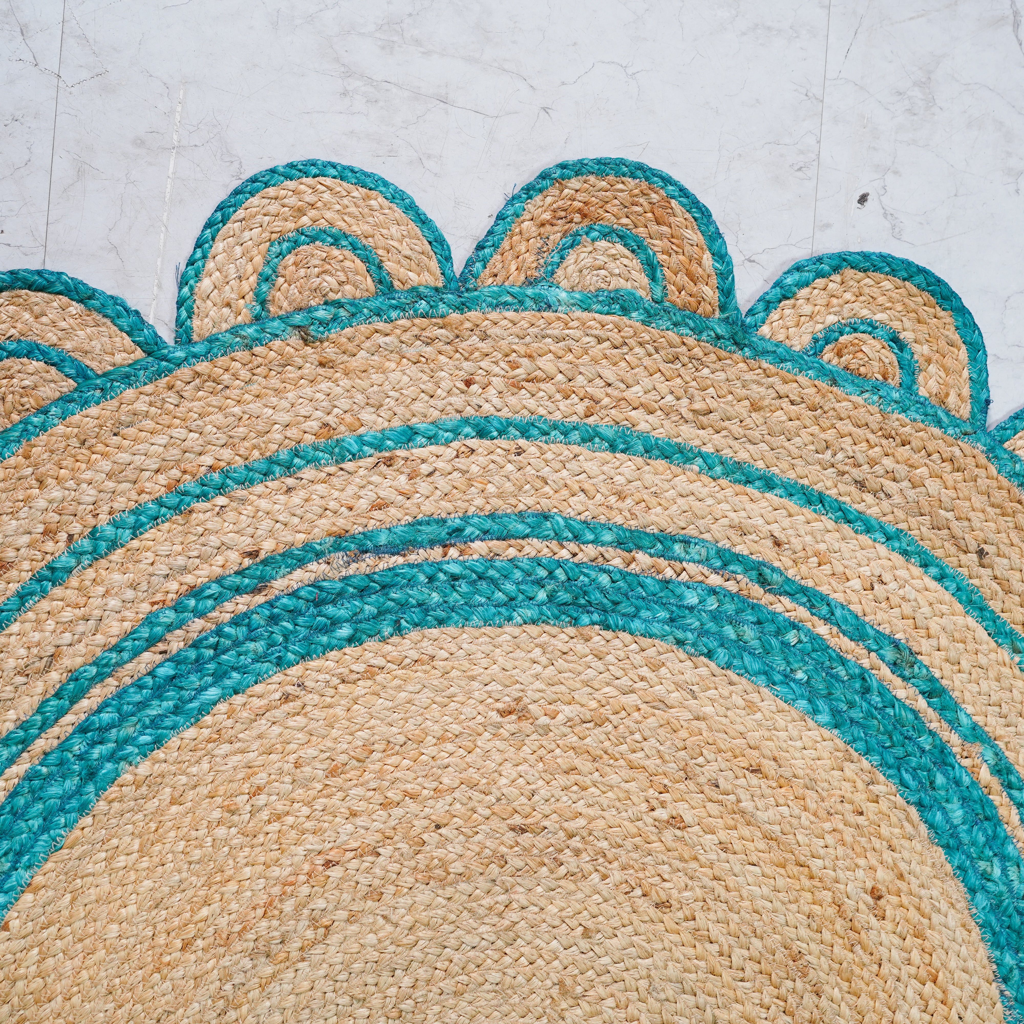 Handcrafted Scalloped Round Jute Rug with Teal Accents – Natural Charm for Any Space