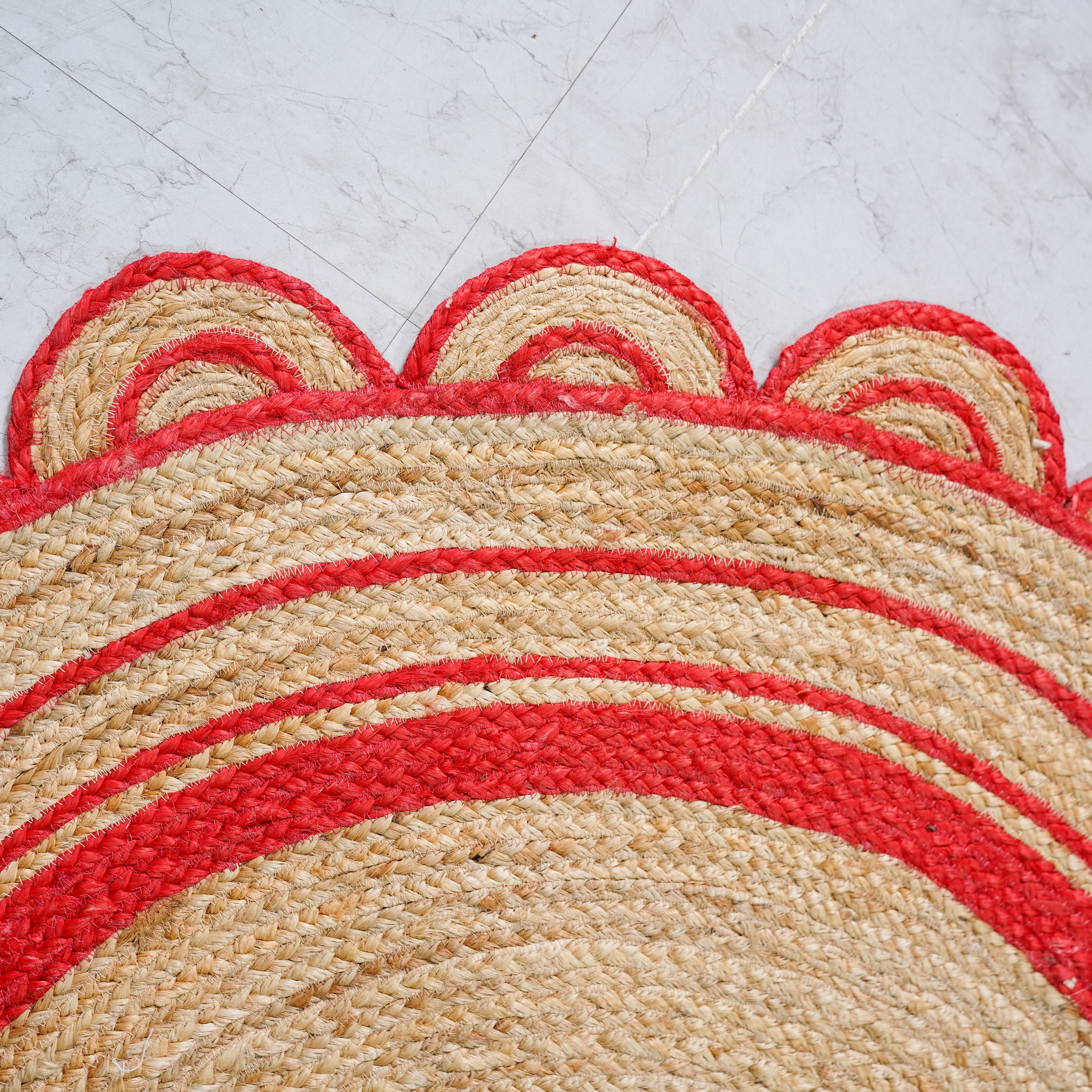 Natural Hemp Round Rug with Scalloped Edges and Hand braided Red Accents – Eco-Friendly, Handcrafted Floor Décor