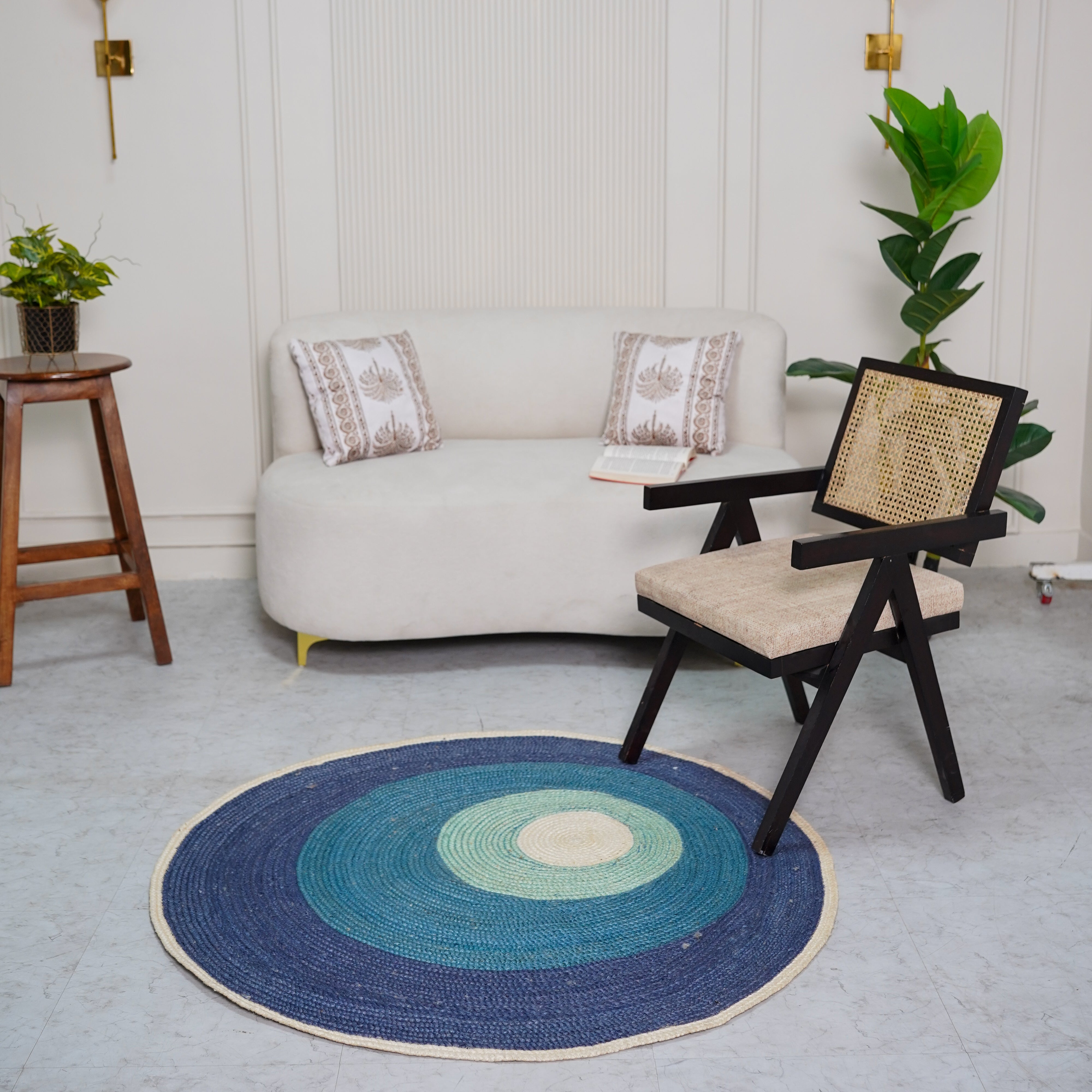 Hand braided Hemp Round Rug with Vibrant Blue Gradients